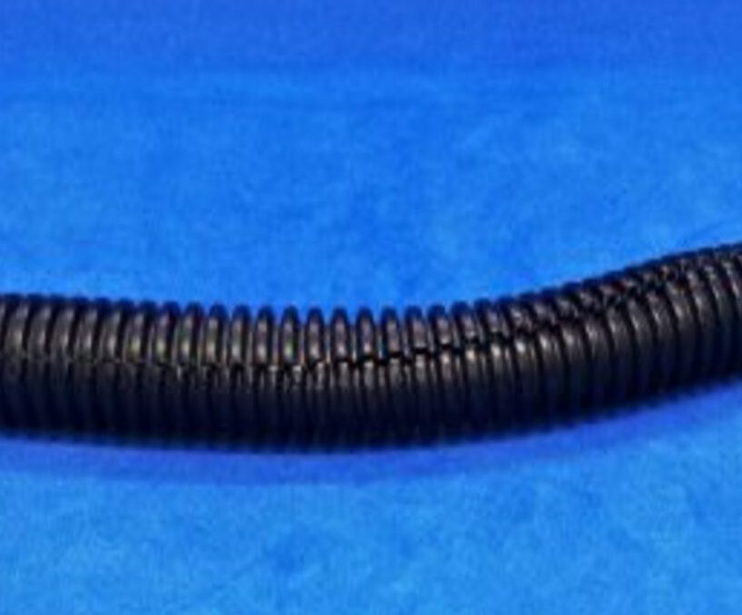 Imagen de mangera corrugada abierta.